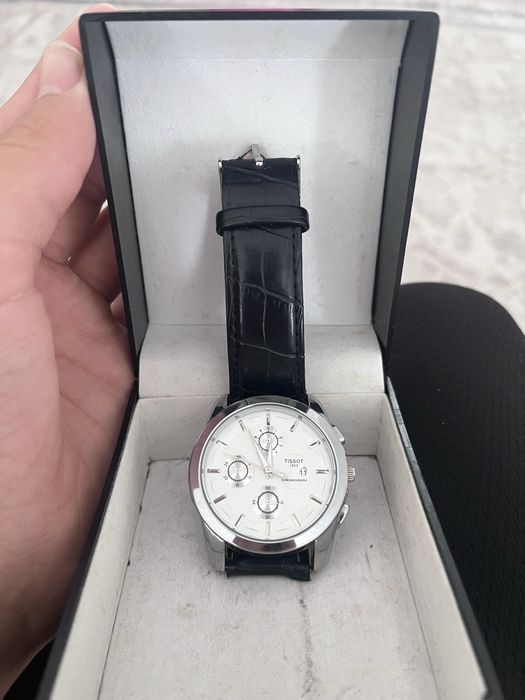 Часы TISSOT черный, белый