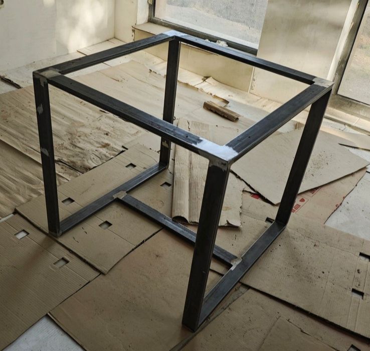 Основи за трапезна и Холна маса