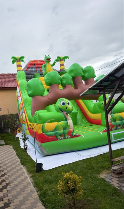 Tobogan gonfabil de inchiriat.