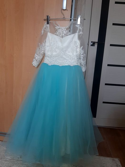 Продаю красивое платье для девочки