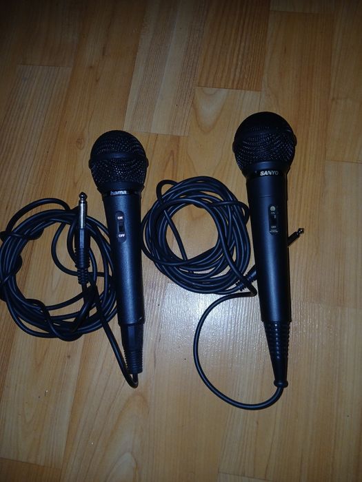 Microfon cu fir cu mufa