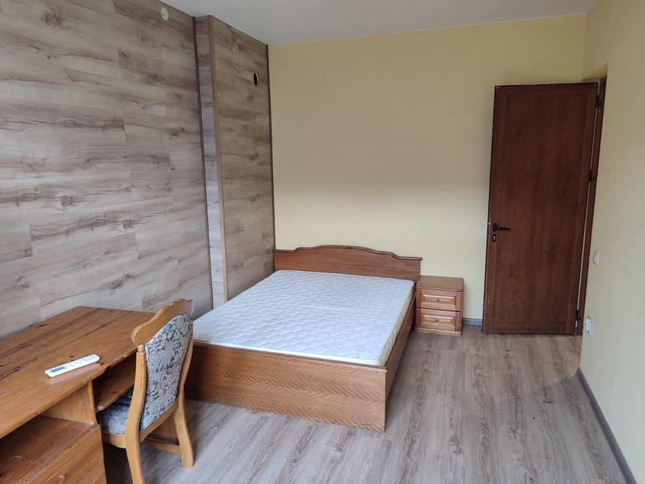 Дава се под наем Двустаен апартамент в Кюстендил, Център - 67 кв.м за 204 € - Снимка #1