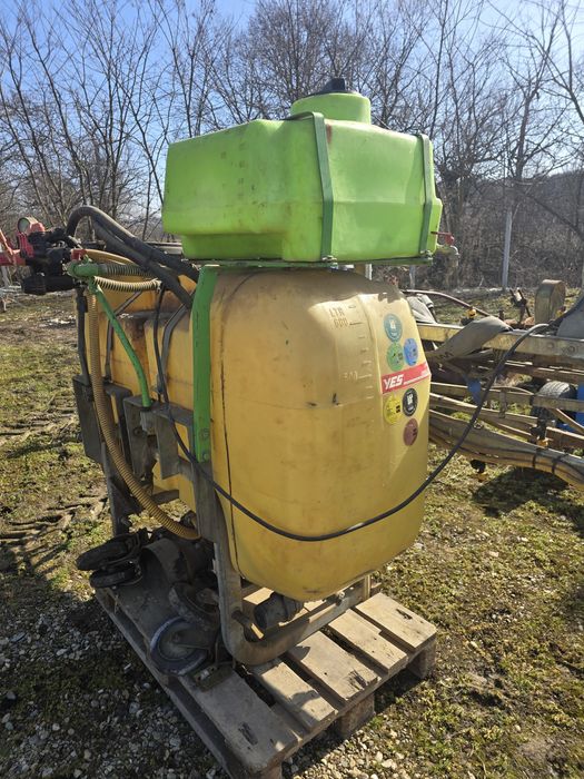 Utilaj pentru erbicidat 600L