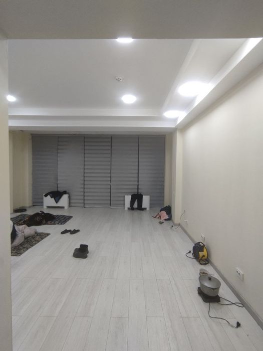 Продается нежилое помещение  на Бабура