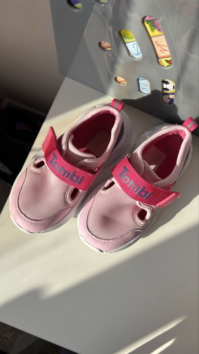 Кроссовки для девочек