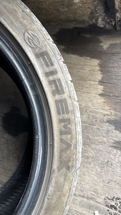 Продам шины 275/35/18