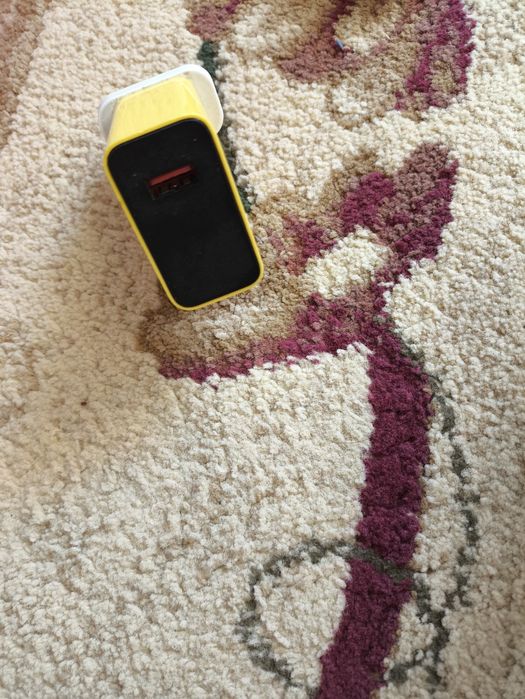 Для игр или работ с телефоном или пк, зорядник проверено 120 ват