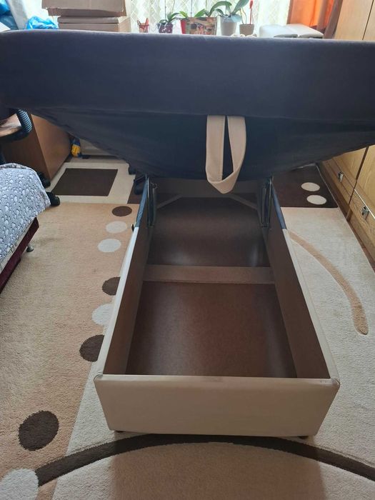 Детско легло , малък диван