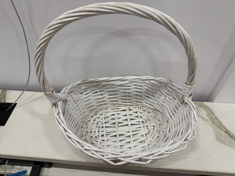 Продаю нарядные подарочные корзины