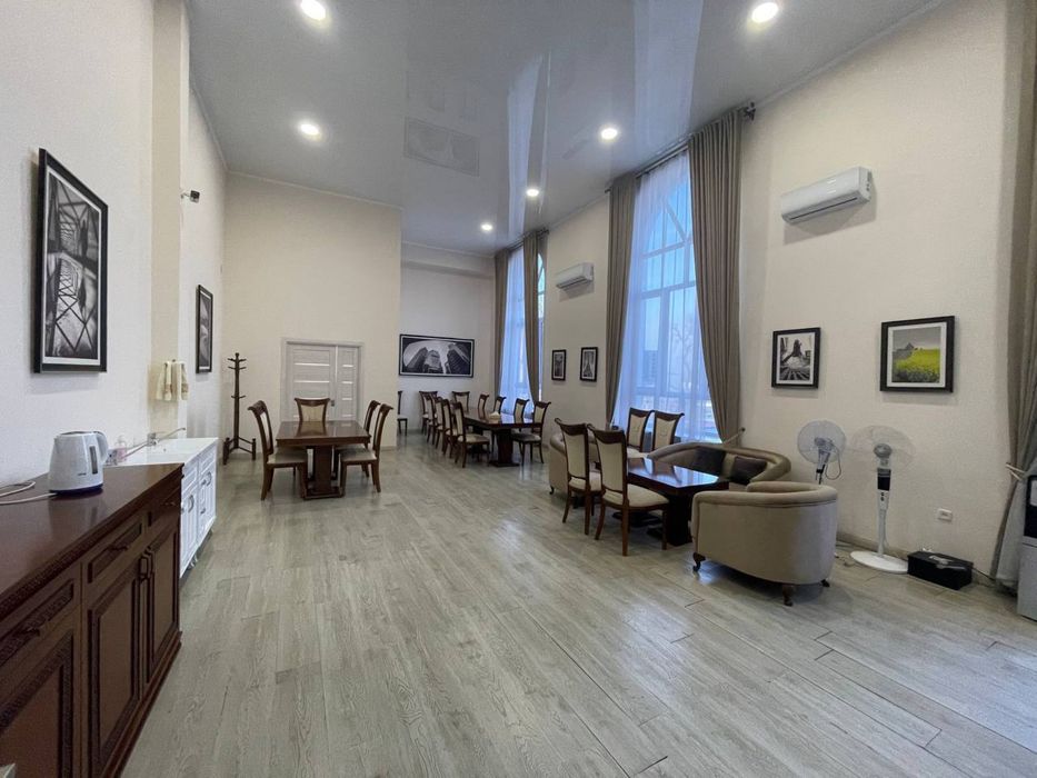 ПРОДАЕТСЯ отдельно стоящее ЗДАНИЕ с зем участком 60 соток Мирабад