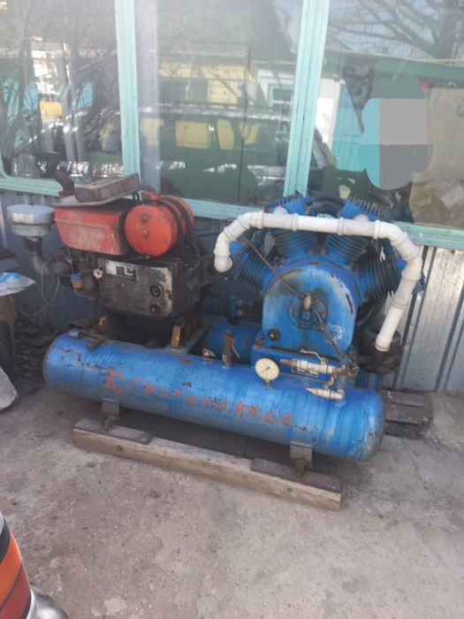 Компрессор.  Продувка скважин.
