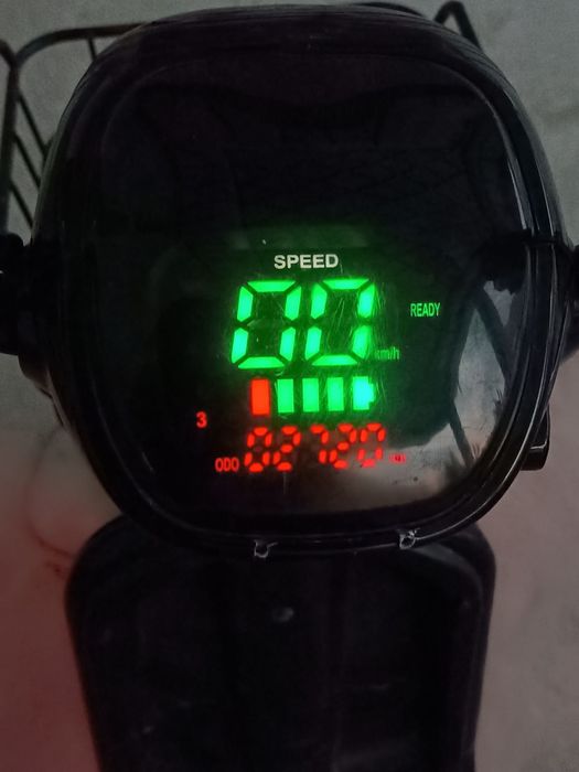 Skuter sotiladi narxi 1mln 400 umuman kami yuq