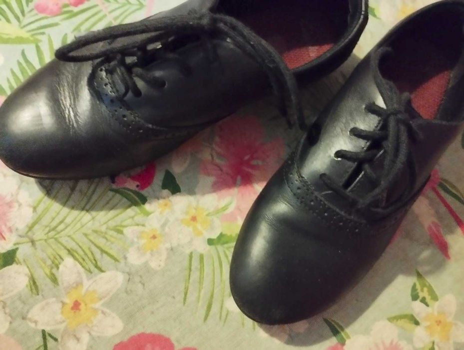 Детски обувки Clarks от естествена кожа