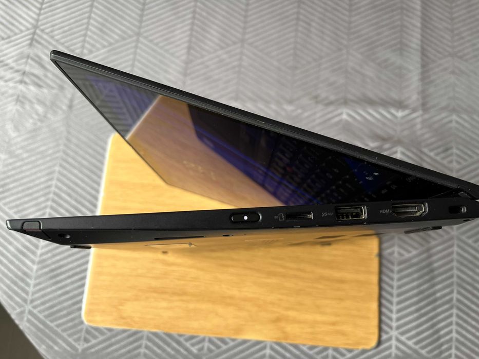 2в1 лаптоп и таблет: Lenovo ThinkPad X390 Yoga (i5,16GBDDR4,256GB SSD)