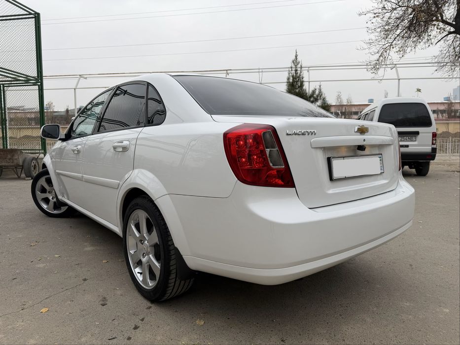 Ijaraga beriladi Chevrolet Lacetti сдается в аренду