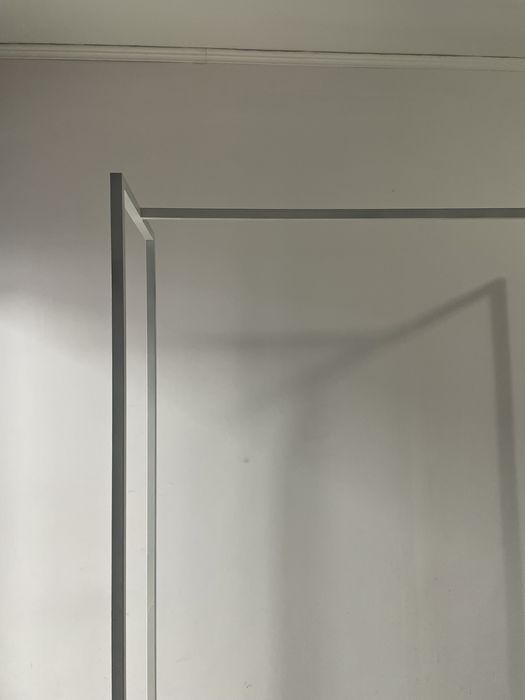 Продам стойку вешалку рейл для одежды