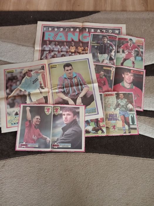 Вестник Албион и плакати от вестника