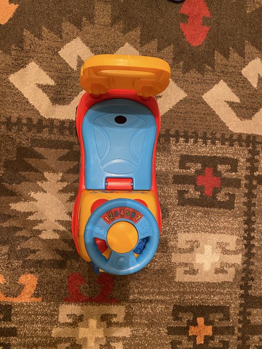 Продам машинку и ослика