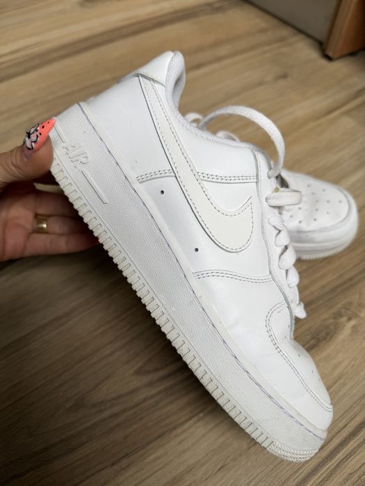 Оригинални бели кожени кецове Nike Air Force 1 ! 39 н