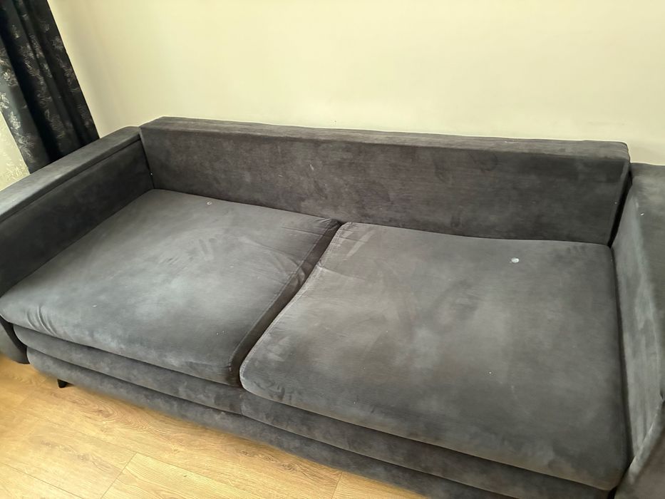 Canapea nouă foarte confortabilă