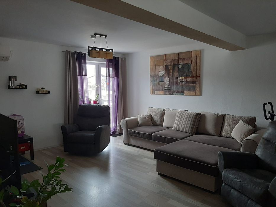 Vând apartament tip penthouse