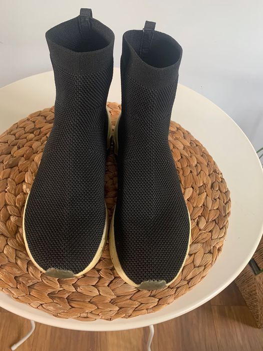 Дамски черни кецове Bershka 38- дишащи, тип чорап