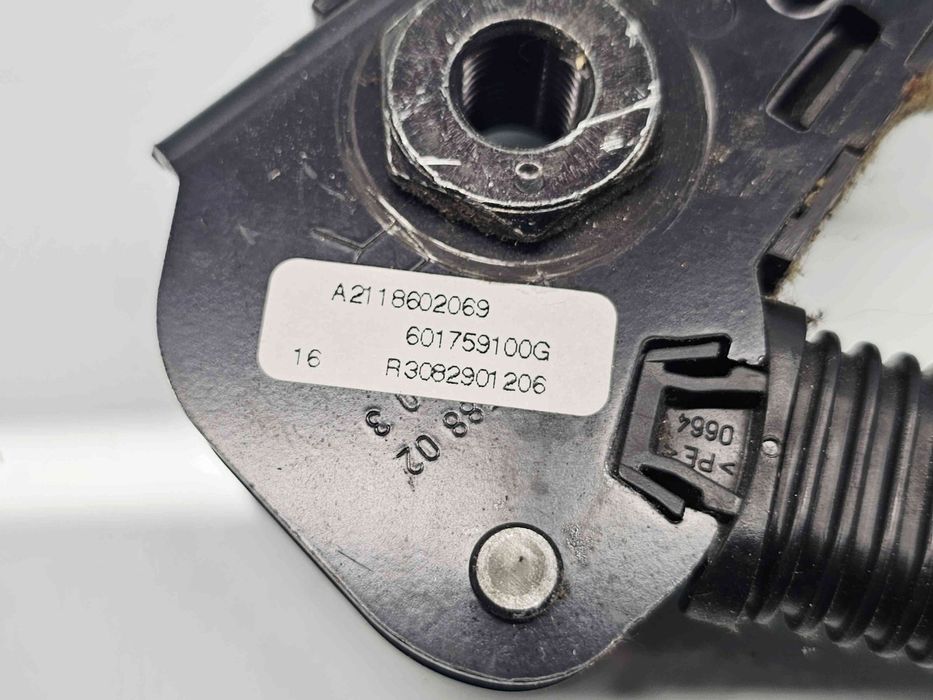 Capsa centura dreapta fata Mercedes Clasa E T-Model (S211) [Fabr 2003