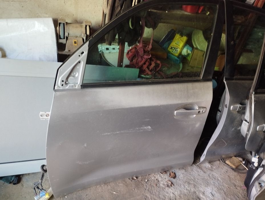 Едрогабаритни части Toyota Land Cruiser 200 Ланд Крузер