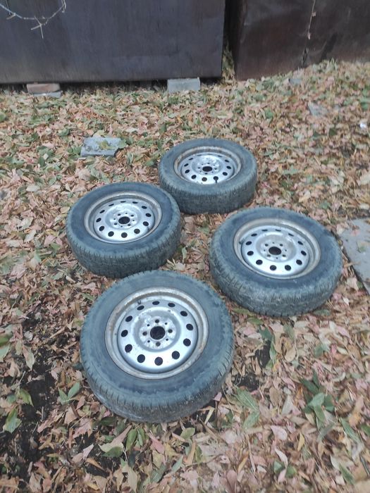 Продам колеса зимние шипованые на диска r14