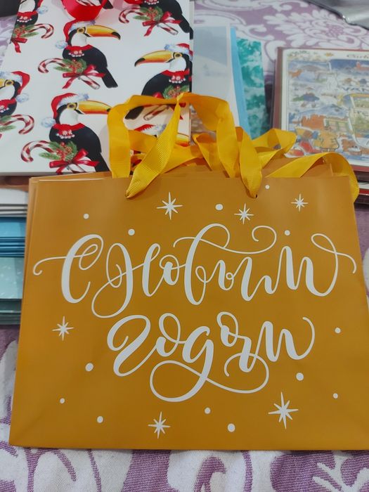 Пакеты бумажные новогодние