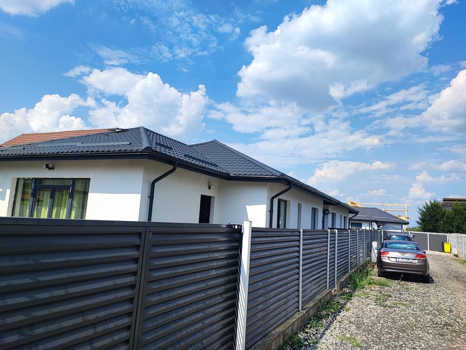 Central Domnești casa 2025, suprafaxa 117 mp,  4 camere, 2 bai, placa beton pod, teren 300 mp incinta privata 3 case. Se va preda cu piscina.