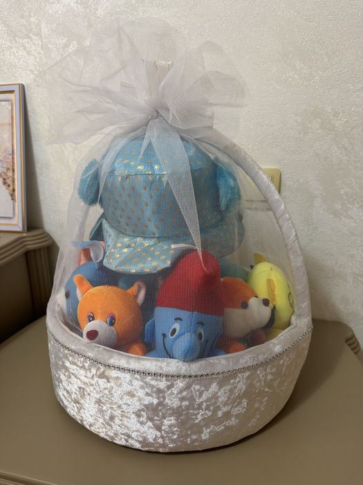 Корзина готовая с игрушками на той