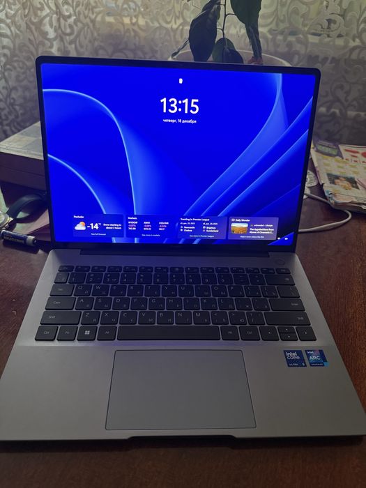 Huawei MateBook 14, intel Core i5 Ultra 125H