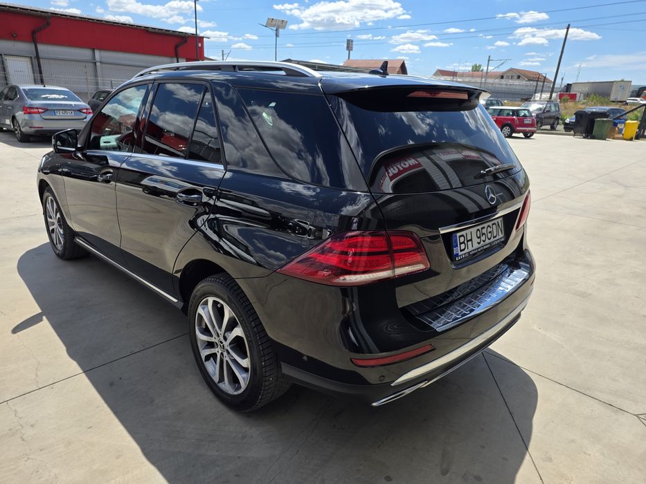Mercedes GLE 250d 4Matic Automat An2018 204cp, Panoramic, Piele Navigație Bi-Xenon Led