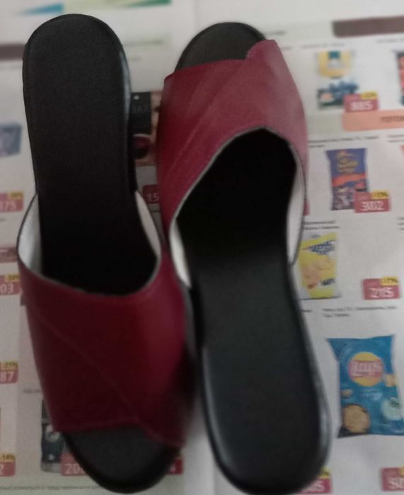 женские сандали нове