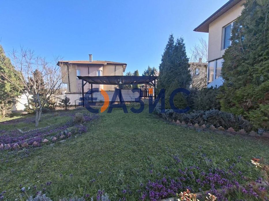 Къща 173 кв. м. на парцел 757 кв. м., в с. близнаци, Общ. Аврен,