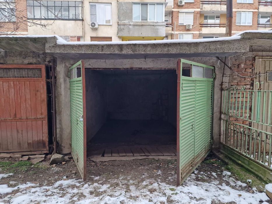 Продава се Гараж / Паркомясто в Монтана, Идеален център - 18 кв.м за 850 €/кв.м - Снимка #1