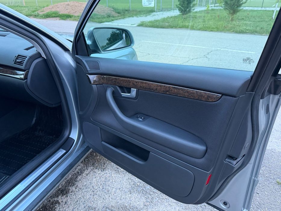 Audi A4 2.0 tdi 140cai 6trepte navigație faruri auto