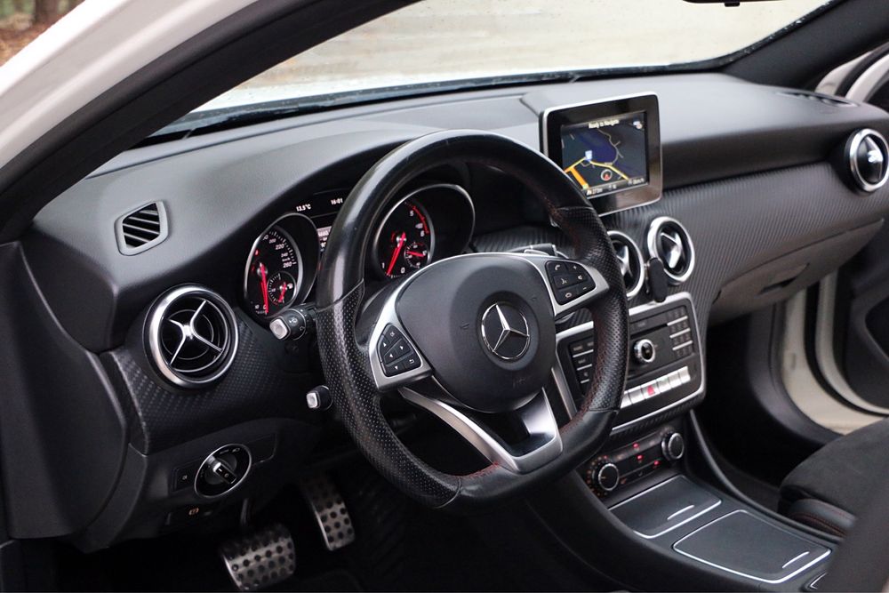 Mercedes A220 4Matic Pachet Amg 2016 177cp