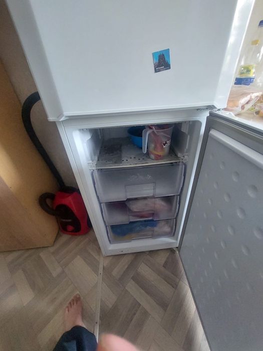 Продам холодильник