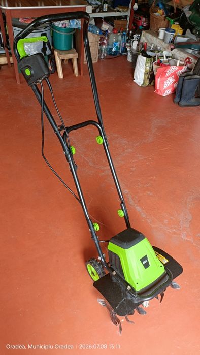 Vând motocultor electric