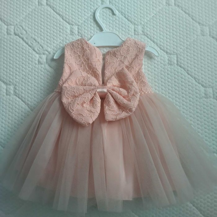 Официална детска рокля, в прасковен цвят