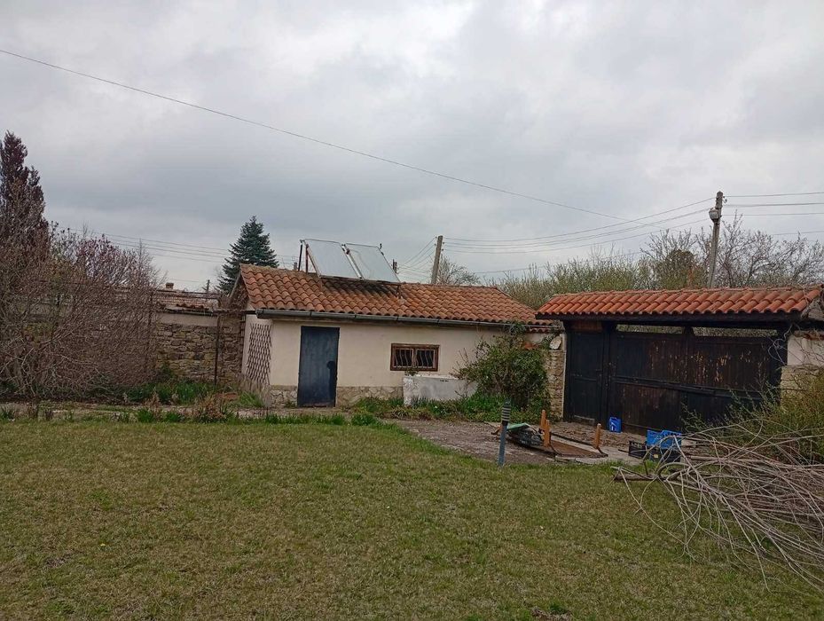 Продава се Къща в с. Левски, Област Варна - 140 кв.м за 1000 €/кв.м - Снимка #1