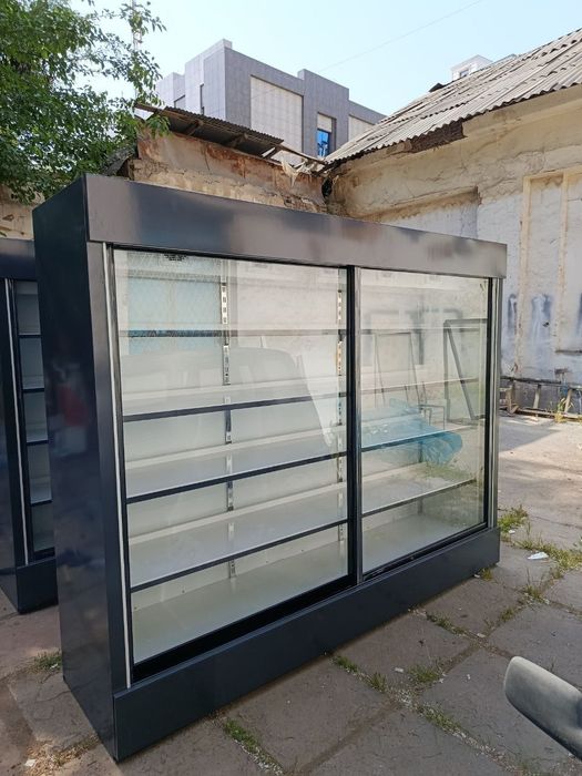 Витрина холодильник
