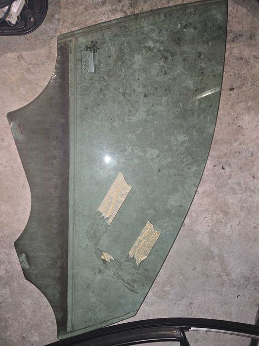 Оборудване за дясна предна врата Mercedes-Benz E-Class W213