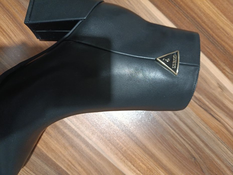 Guess
Размер: 8(41)
Ток 8 см