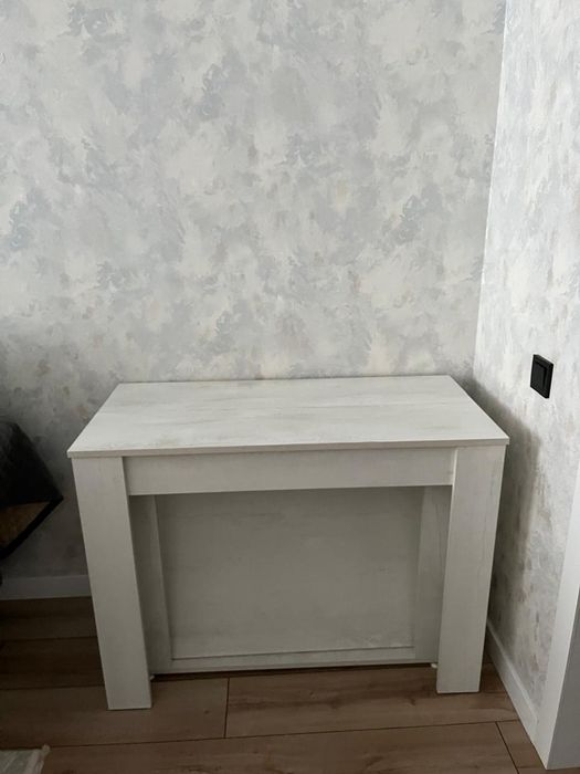 продаю стол 3 метр в отличном состоянии.не много ползовались.будетторг