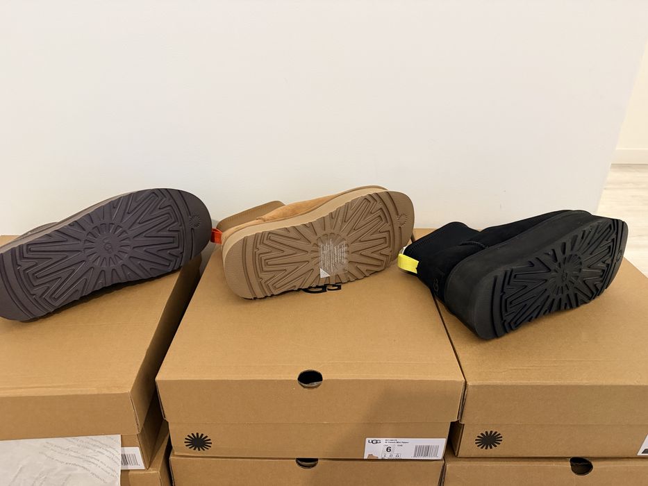 Ghete UGG Mini Dipper