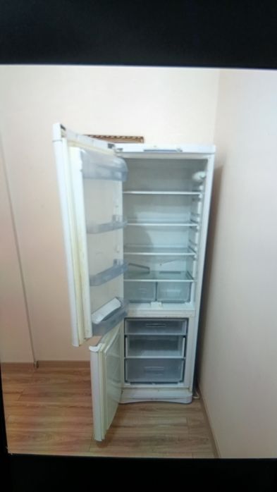 Холодильник работчи