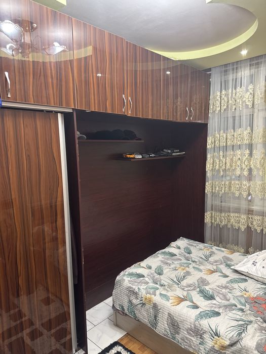 Шкаф сотилади 4 метр узунлиги буйига 2х60